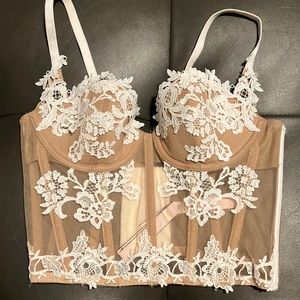 Victoria’s Secret 32B embroidered dream angels corset bustier white nude